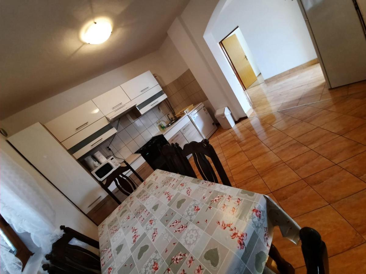 Apartmán Anita Vir Exteriér fotografie