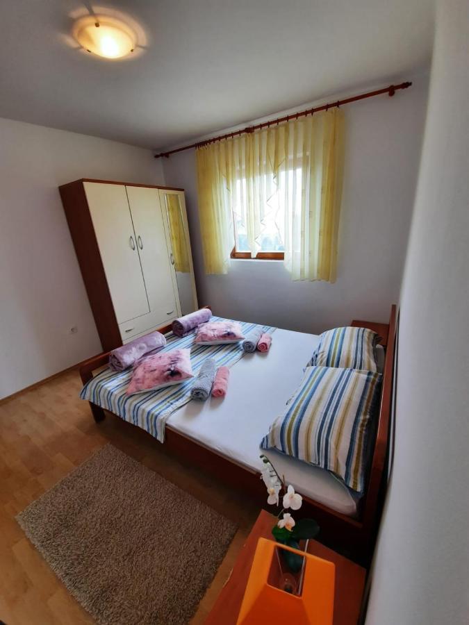 Apartmán Anita Vir Exteriér fotografie